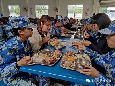 玉林新叶教育学校环境