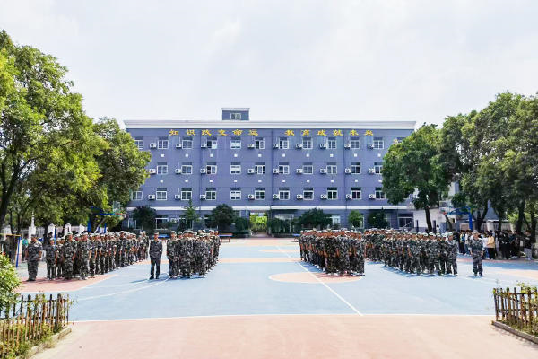 浙江华川之江中考复读学校环境