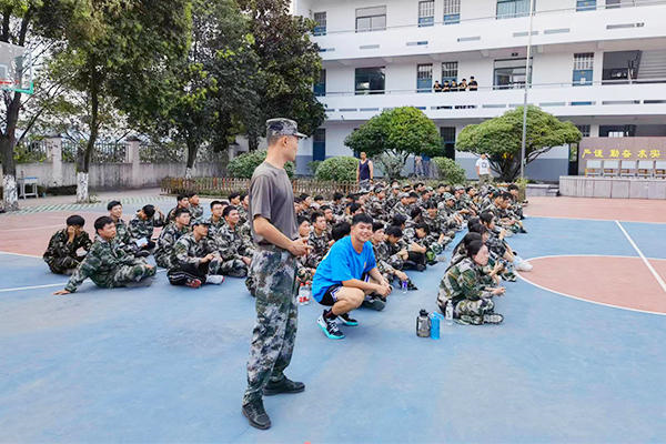 浙江华川之江中考复读学校环境