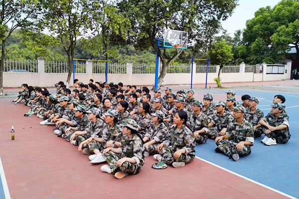 浙江华川之江中考复读学校环境