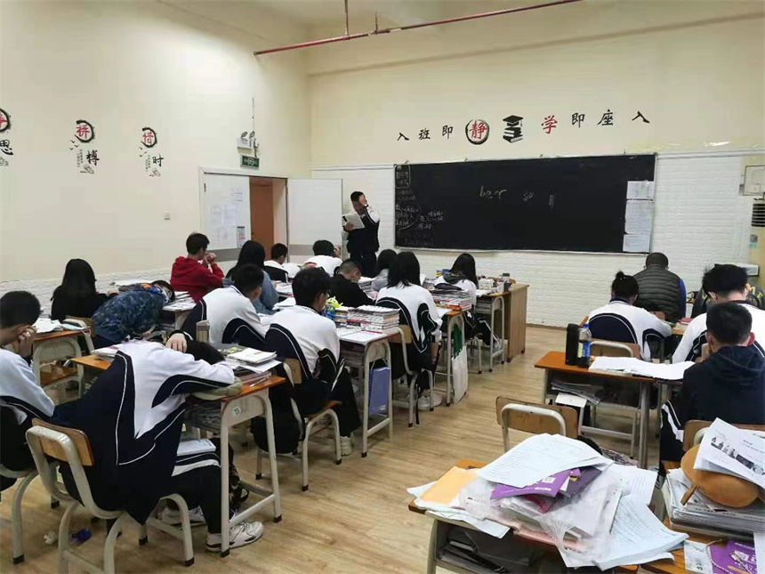 深圳华向教育学校环境