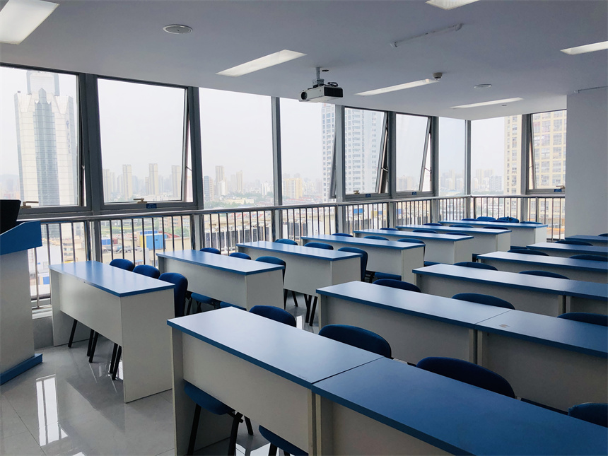 合肥臣信职教学校环境